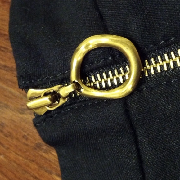 NEW Derek Lam 10 Crosby black shorts high waisted scalloped eyelet zip up size 0 - Picture 11 of 16